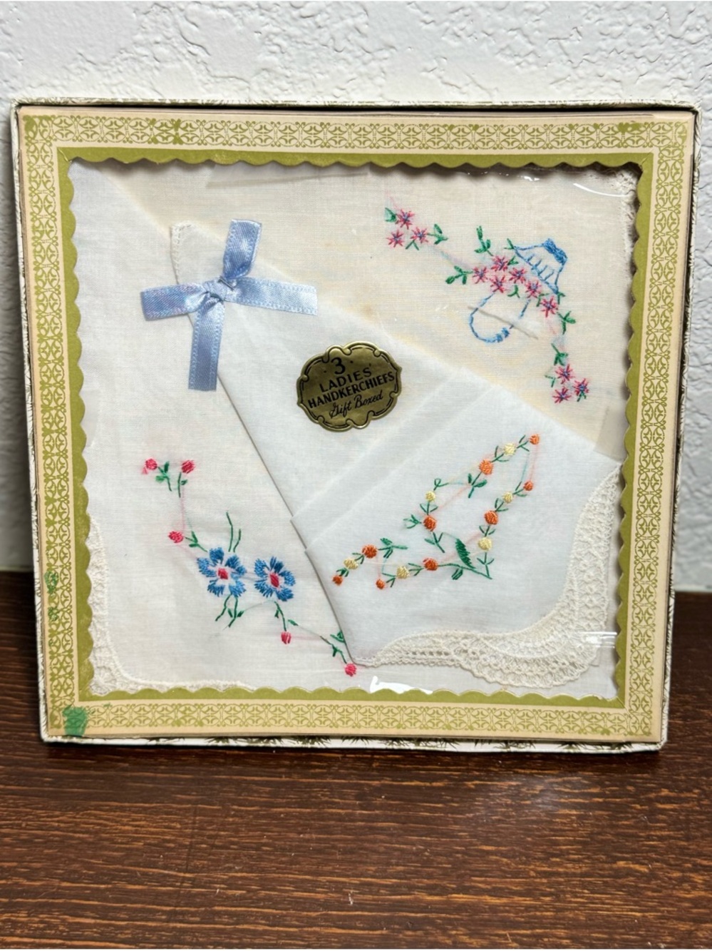 Vintage 1950's Set of 3 Embroidered Floral Handkerchiefs in Original Box